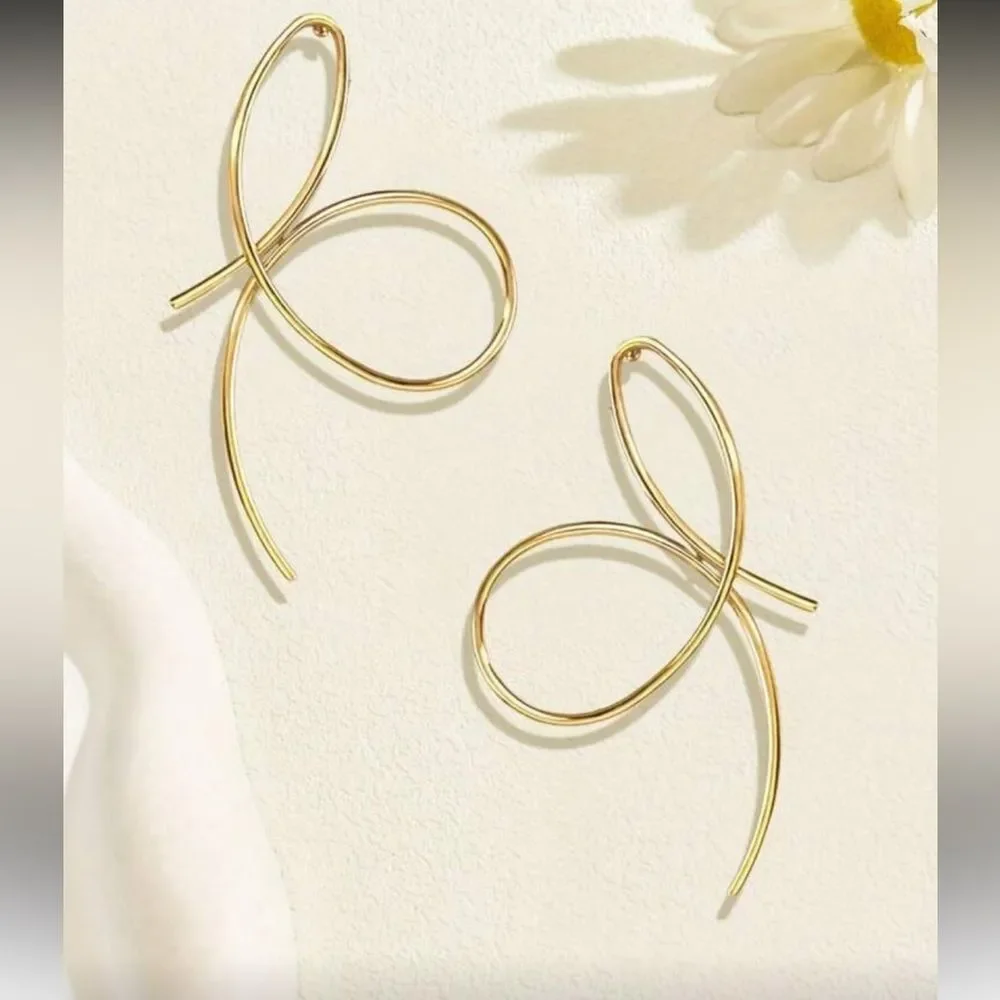 Minimalist Gold Loop N1281